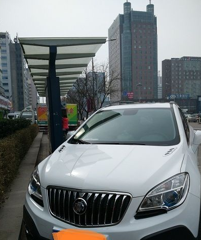 廊坊私家车占用公交候车亭 这样霸道真的好吗